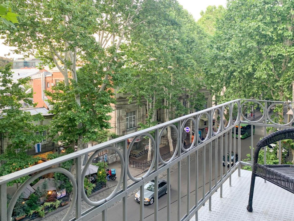 Apartment mit Balkon