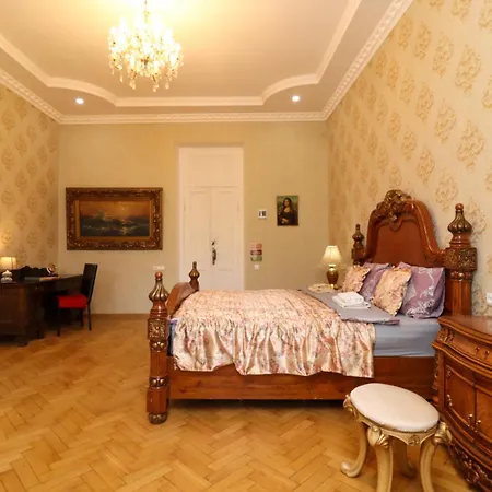 Leon Rooms-2